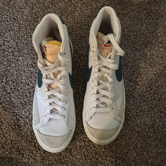 Nike Blazers - Picture 4 of 5